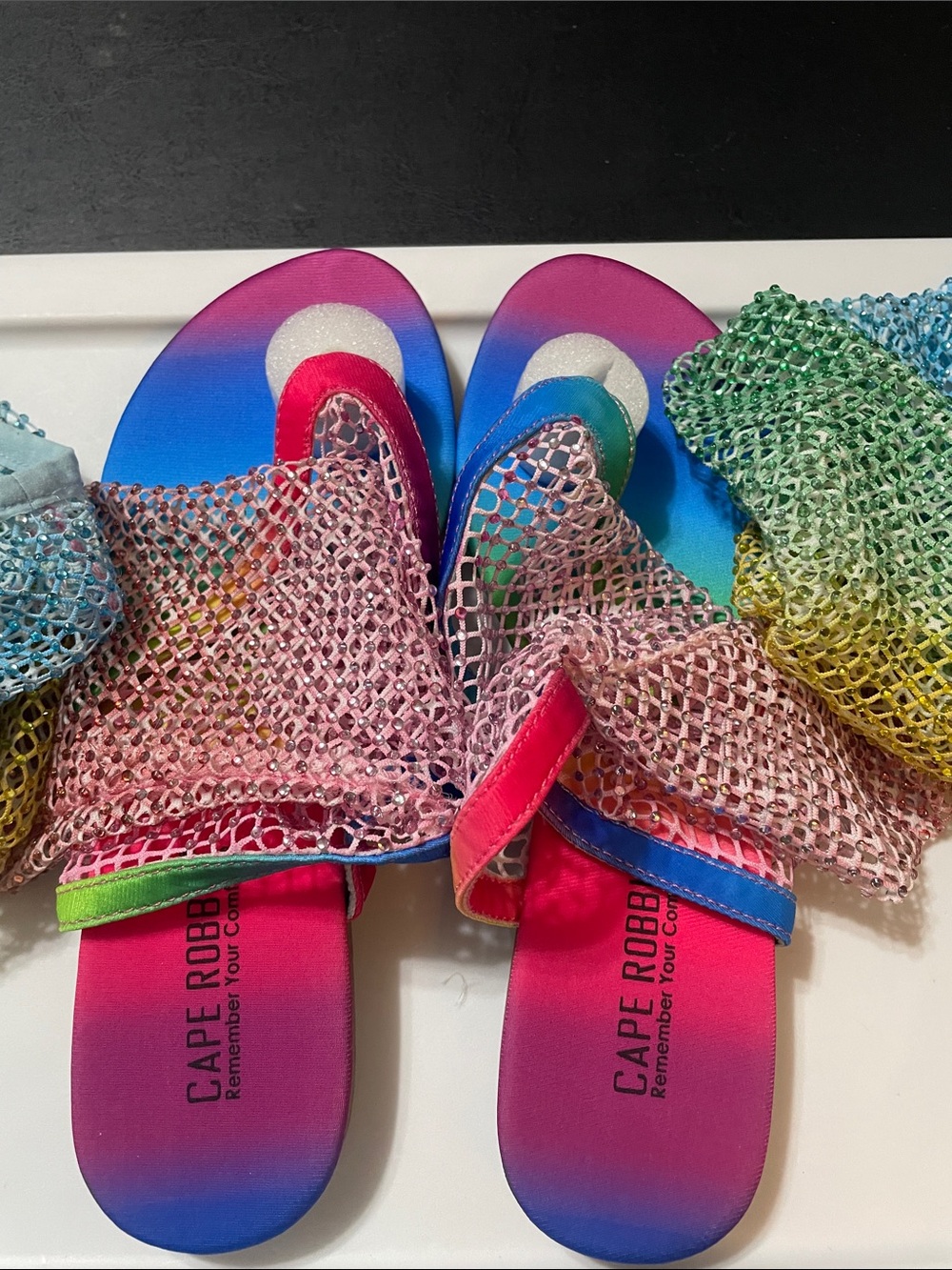 Cape Robbin Hude Sandals Rainbow Mesh NWT Sz. 6.5 super cute statement flats